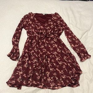 Medium American Eagle long sleeve floral dress